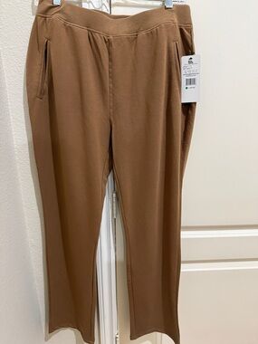 Three Hearts NWT Straight Leg Pull-On Pants in BEIGE LARGE